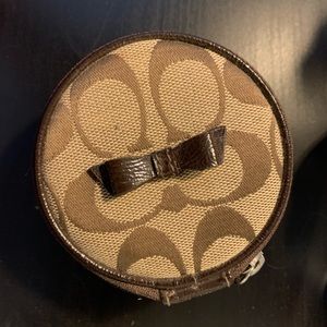 Jewelry box (travel)